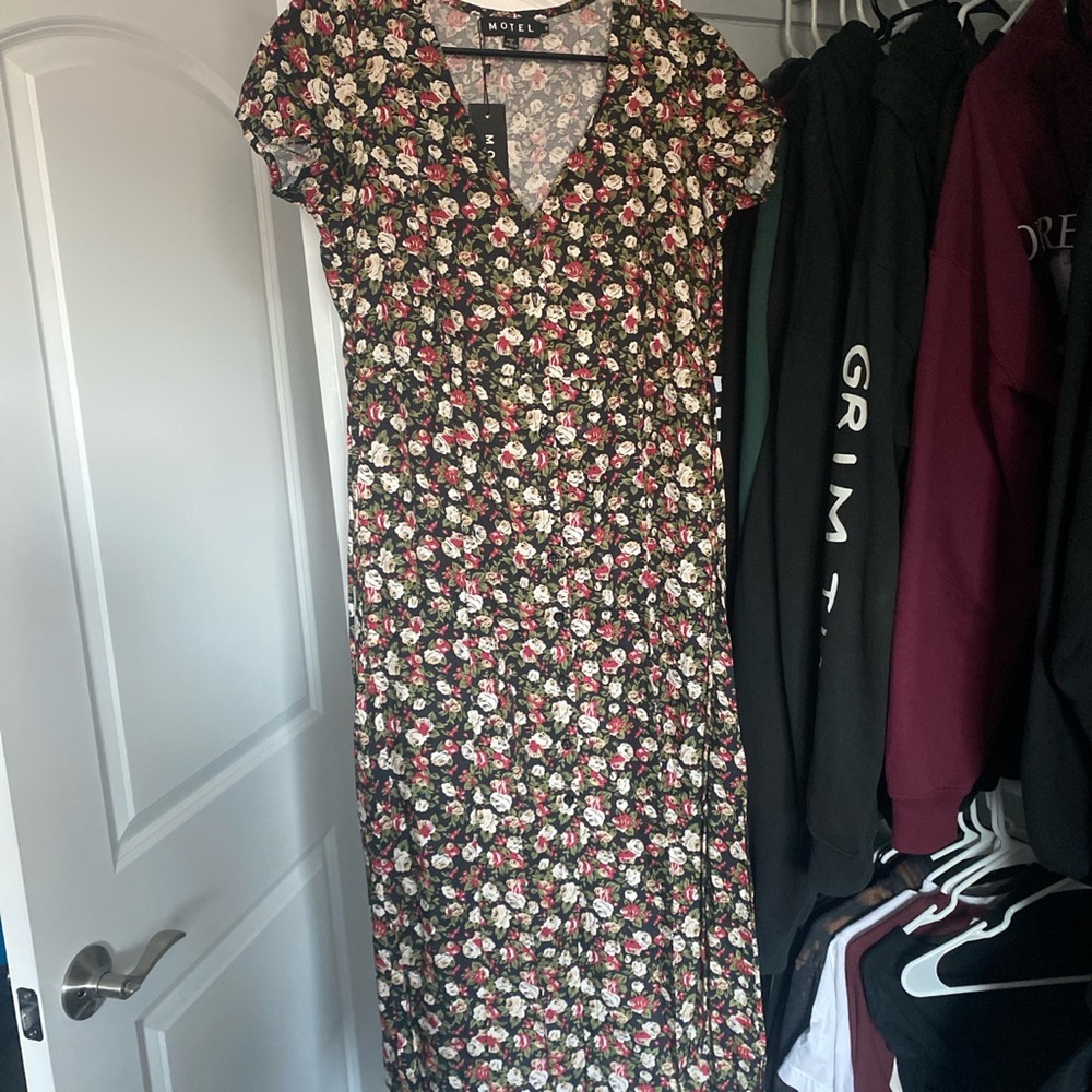 Motel Courtney Floral Maxi Dress